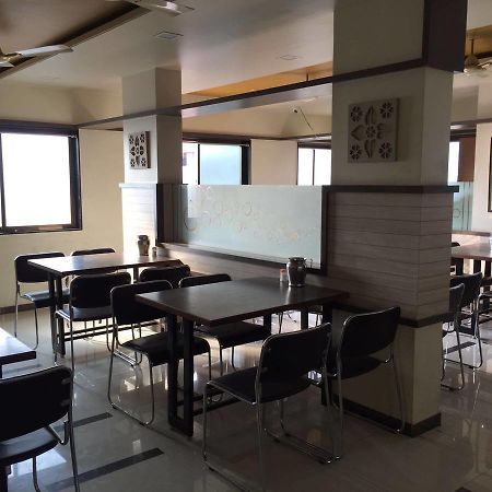 Hotel Vikas Palace Solapur Extérieur photo
