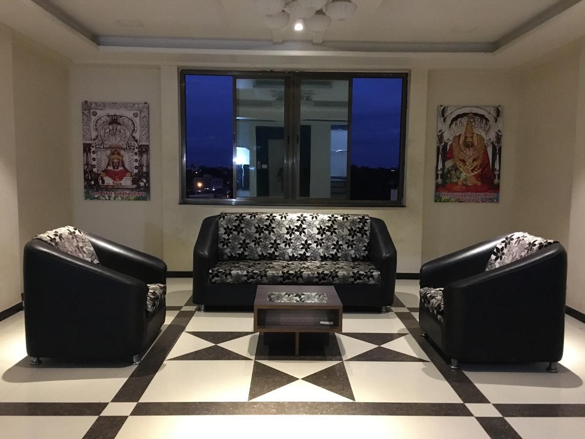 Hotel Vikas Palace Solapur Extérieur photo
